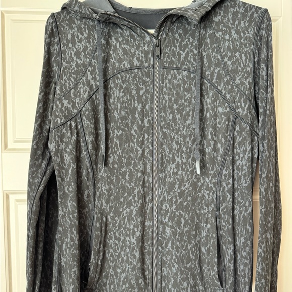 Like New Women’s Lululemon Define Jacket Size 10 - Picture 1 of 4